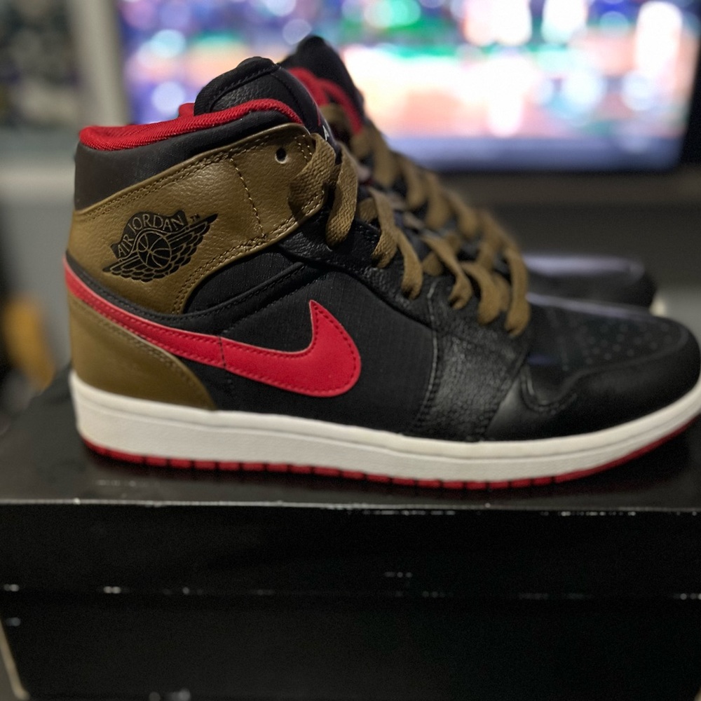 Olive Jordan 1s